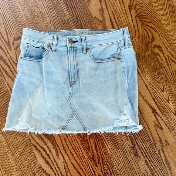 American Eagle Outfitters Dresses & Skirts - American Eagle light wash jean skirt size 6